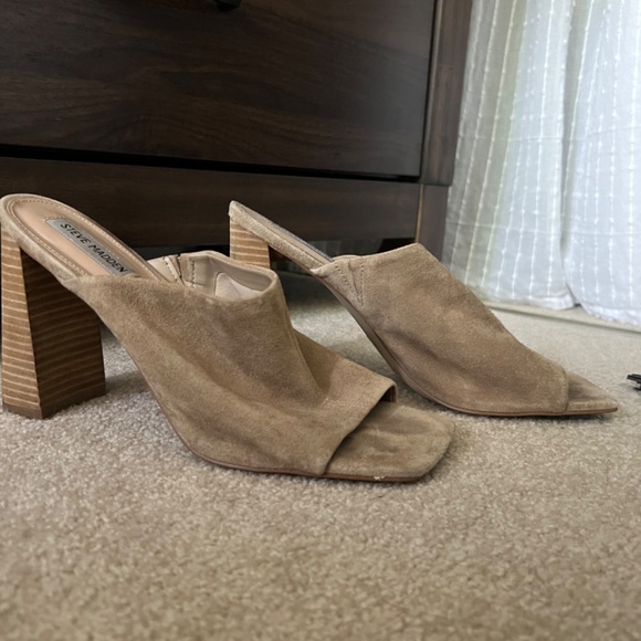 Cream Steven Madden Summer Mule - Picture 2 of 4